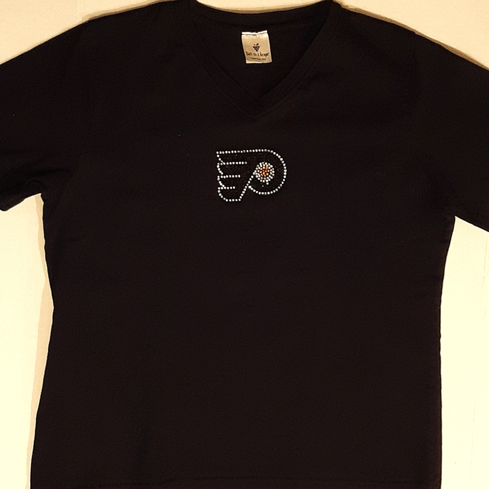 🍋Womens L Philadelphia Flyers black cotton t with rhinestone logo 🍋3/$25🍋